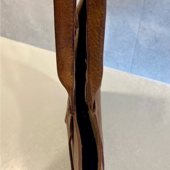 Elk large brown leather shoulder bag. - Picture 10 of 12